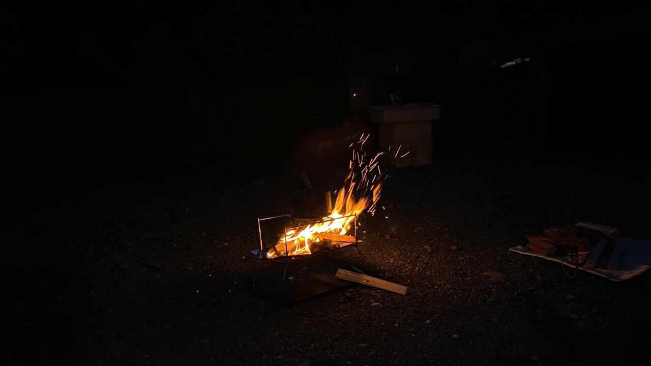 焚き火を撮影した写真